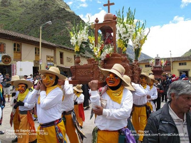 Three Wise Men celebrations or the Bajada de los Reyes in Ollantaytambo in the Sacred valley near Cusco; photo: Wayqui